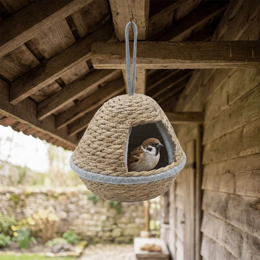 Cottage Style Weaved Bird House Breathable Hand-Woven Hanging Parrot Nest Vintage Outdoor Bird Shelter Outdoor Garden