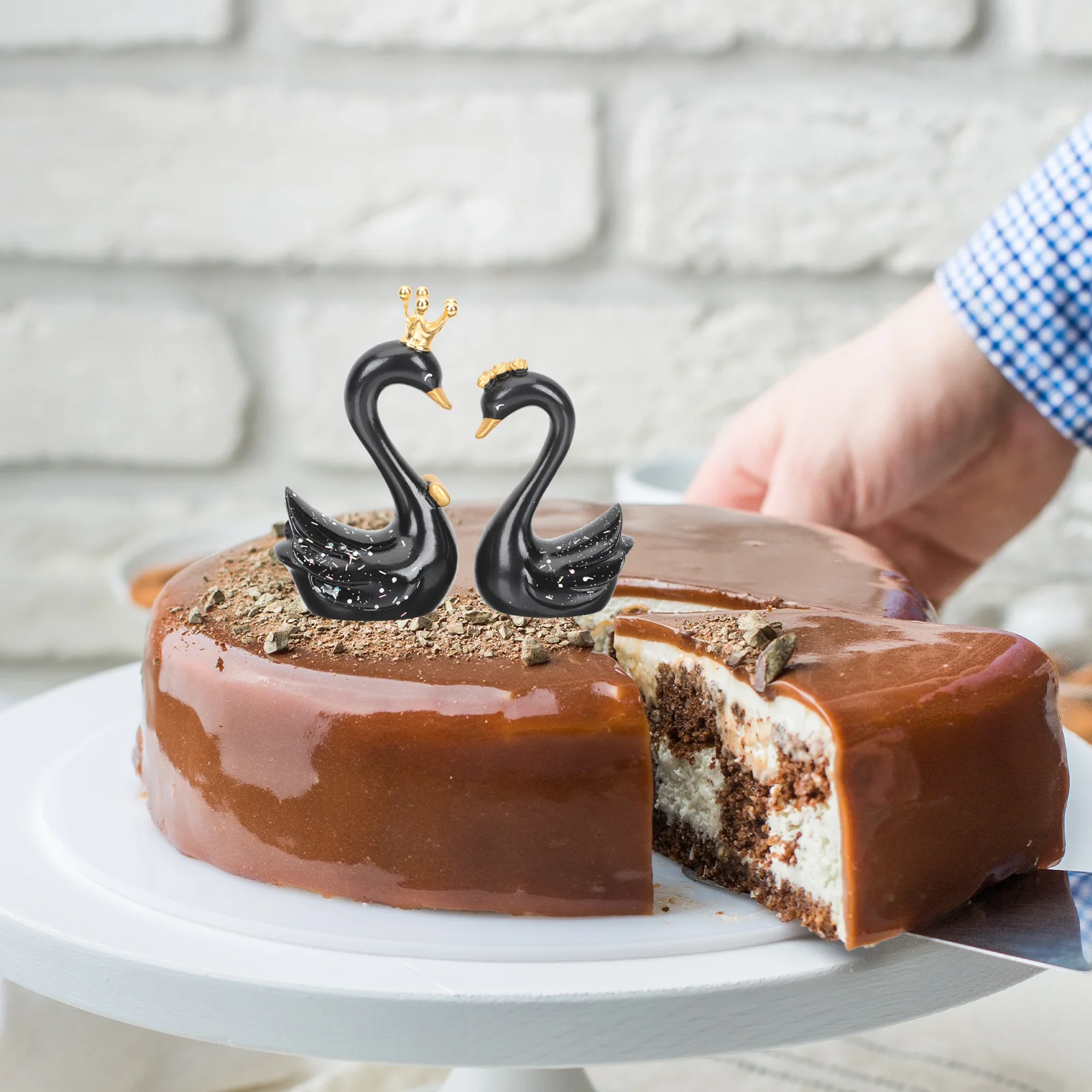 

1Pair Resin Swan Sculpture Delicate Craft for Home Garden Cake Car Photography Office Decoration Swan Figurine Ornaments