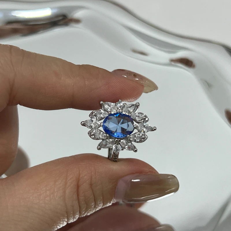 Star Actor - The Same Style-Luxury Natural Sri Lankan Blue Sapphire Flower-Shaped Women's Ring -  Silver Fashion Party Jewelry
