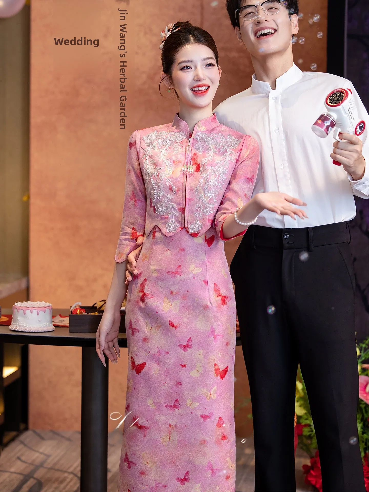 

Розовый свадебный комплект из двух предметов: новое китайское платье для невесты для повторных встреч и выступлений, полиэстер