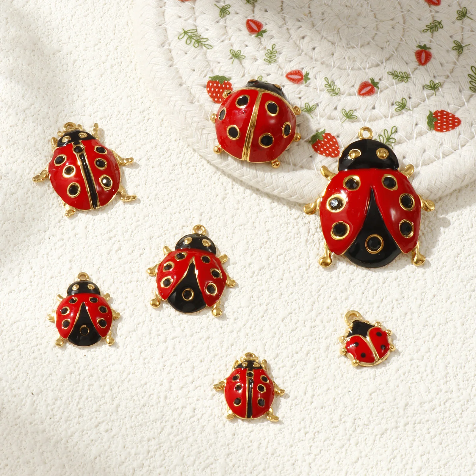 

1pc Red Enamel Ladybug Stainless Steel Pendants 18K Gold Plated Animal Black Rhinestone Charms For DIY Jewelry Making Necklace