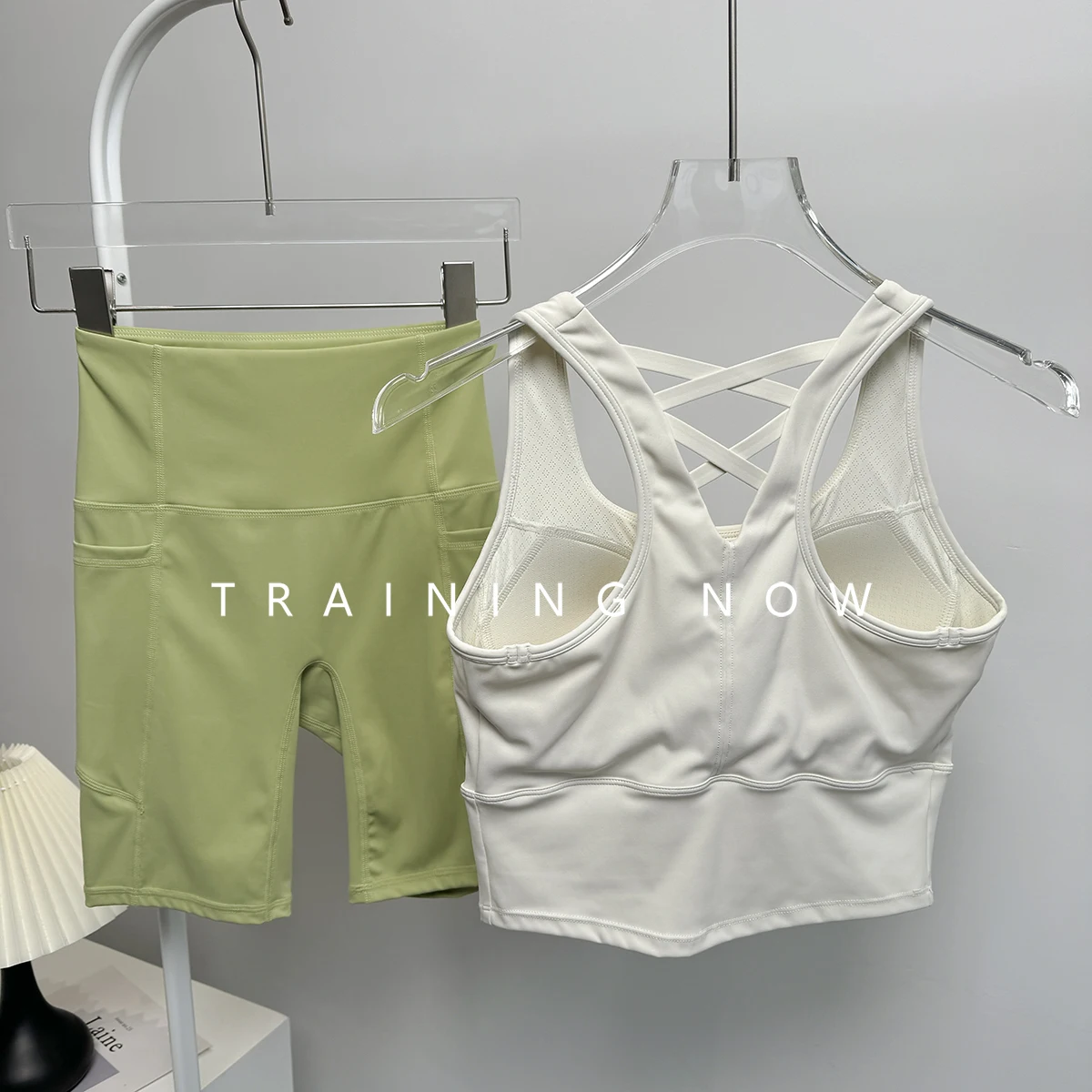 

Высококачественный спортивный костюм для женщин летом, профессиональный беговой и быстросохнущий костюм для йоги с высокой талией, подтягивающий бедра, фитнес