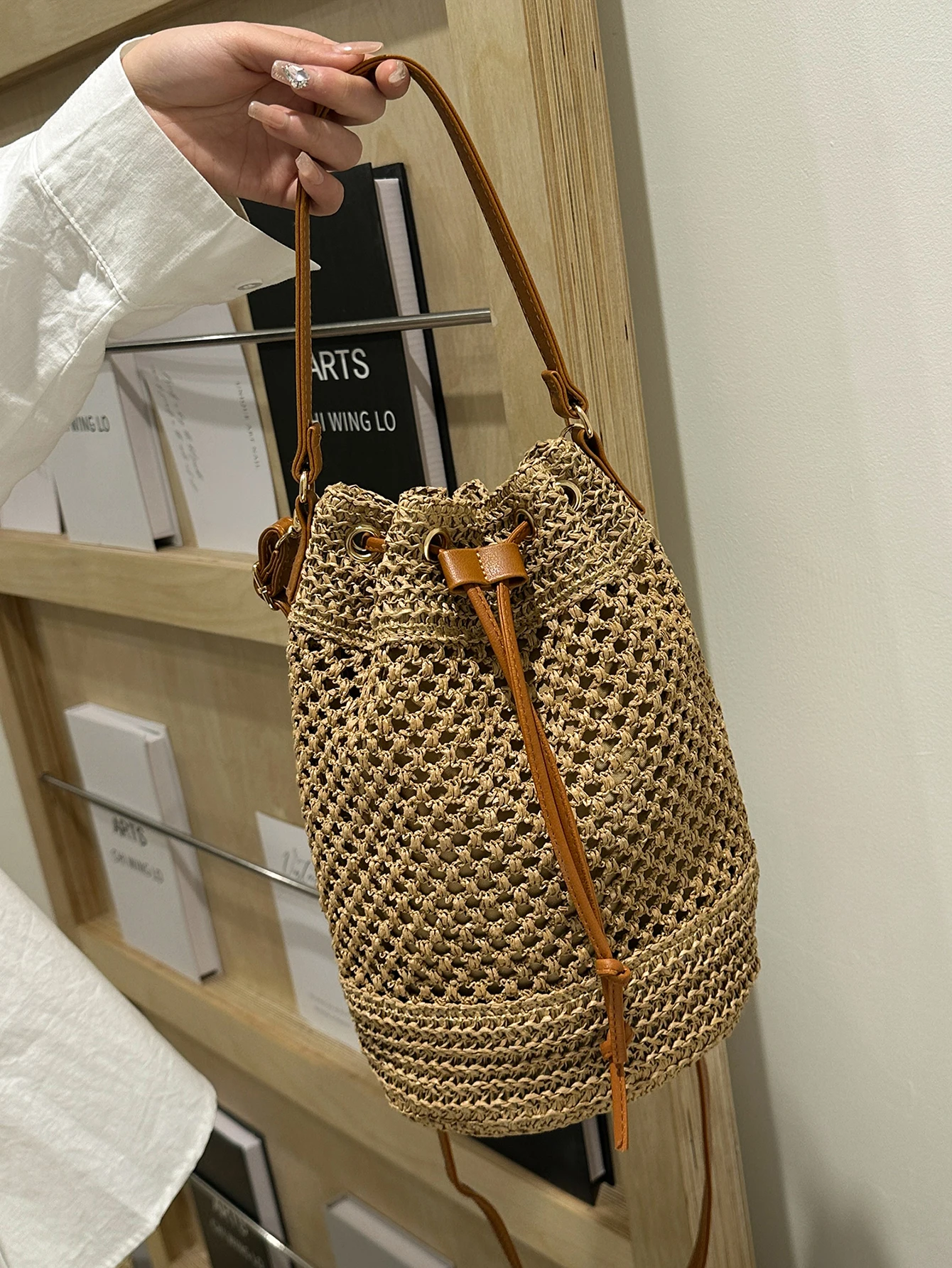 

New Fashion Straw Handbag for Women; Temperament Trend Hand-Held Single Shoulder Sling Bag; Versatile Women's Straw Bag