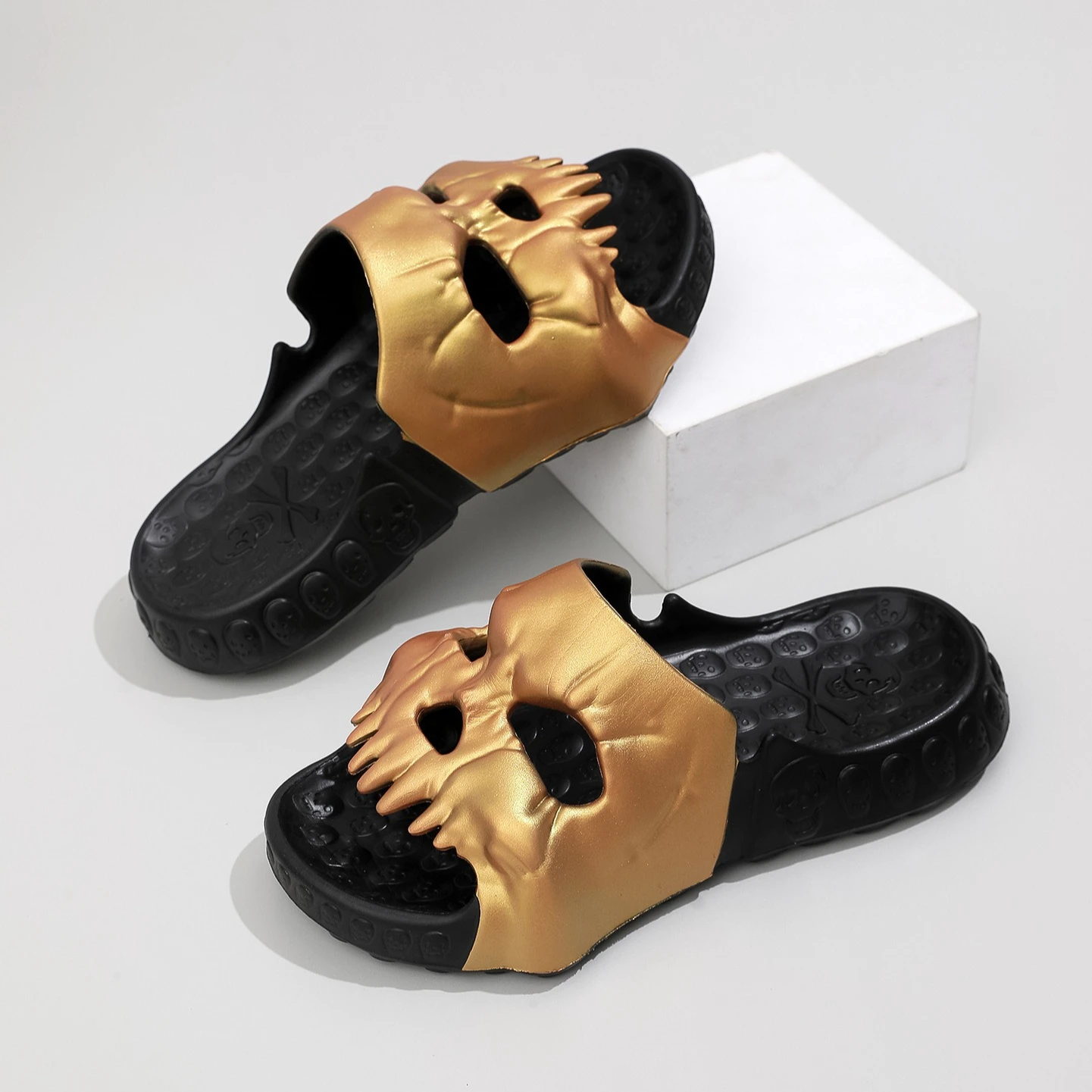 

Skull Slippers Women Cloud Summer Soft Sandal Slides Flip Flops Men Male Demon Thick Flat Platform Non Slip Home Slides Y2k