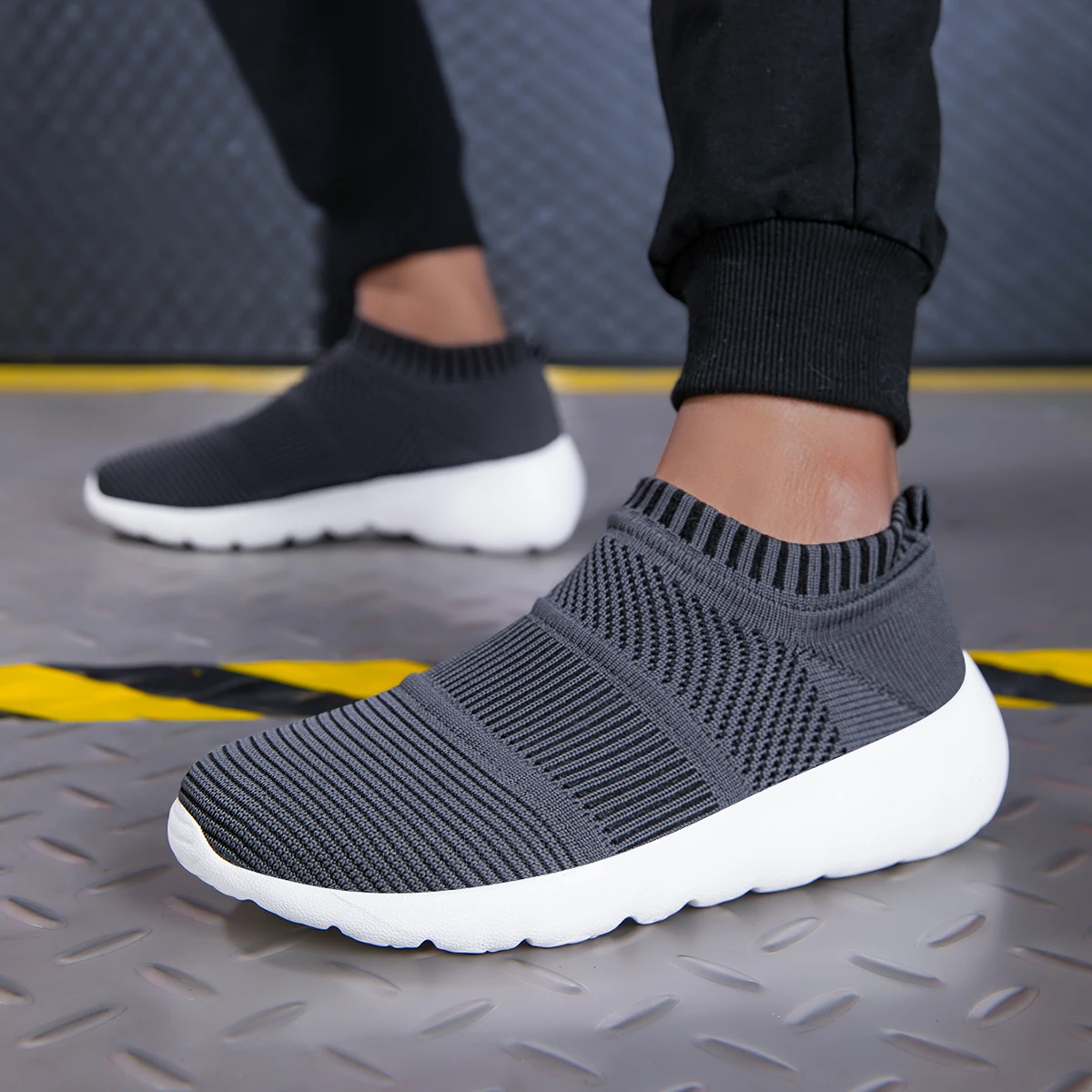 

Summer Sports Casual Comfortable Mesh Sports Soft Sole Jogging Breathable Outdoor Lazy Loafers Lightweight Casual Walking Shoes