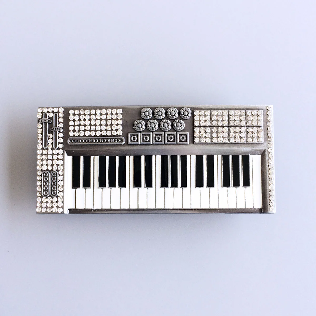 hebilla-de-cinturon-con-pedreria-brillante-y-diseno-de-piano-buckle-mu039