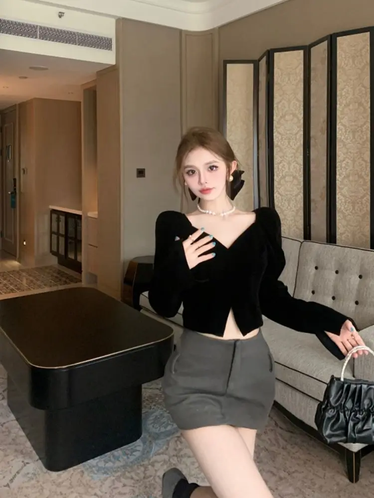 Y2k V-neck Black Shirt Women Puff Sleeves Short Blouse Streetwear Slim Vintage Jacket Design Crop Tops Harajuku 2000s Clothing