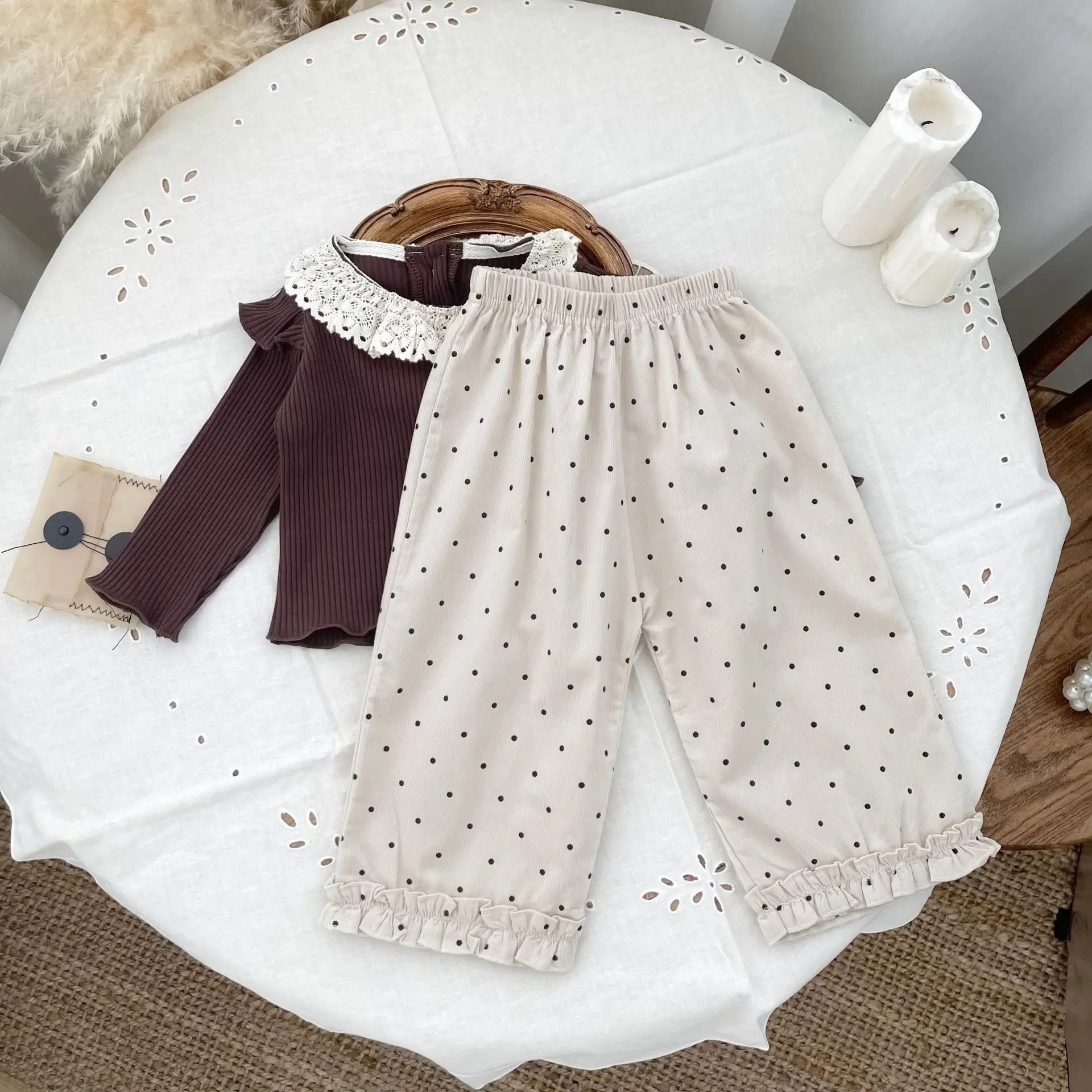 2024 Herbst neue Baby Mädchen Punkt druck Cordhose Säuglings mädchen süße Spitzen hose Kleinkind lose Freizeit hose Kinder kleidung