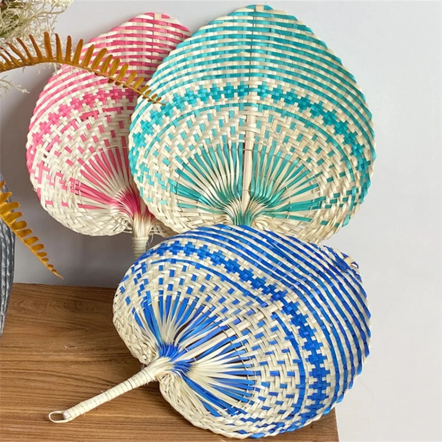 Coloured Straw Fan Grass Hand-Woven Fan Pendant Living Room Bedroom Wall Hanging Fan Wedding Party Decoration Craft Fans