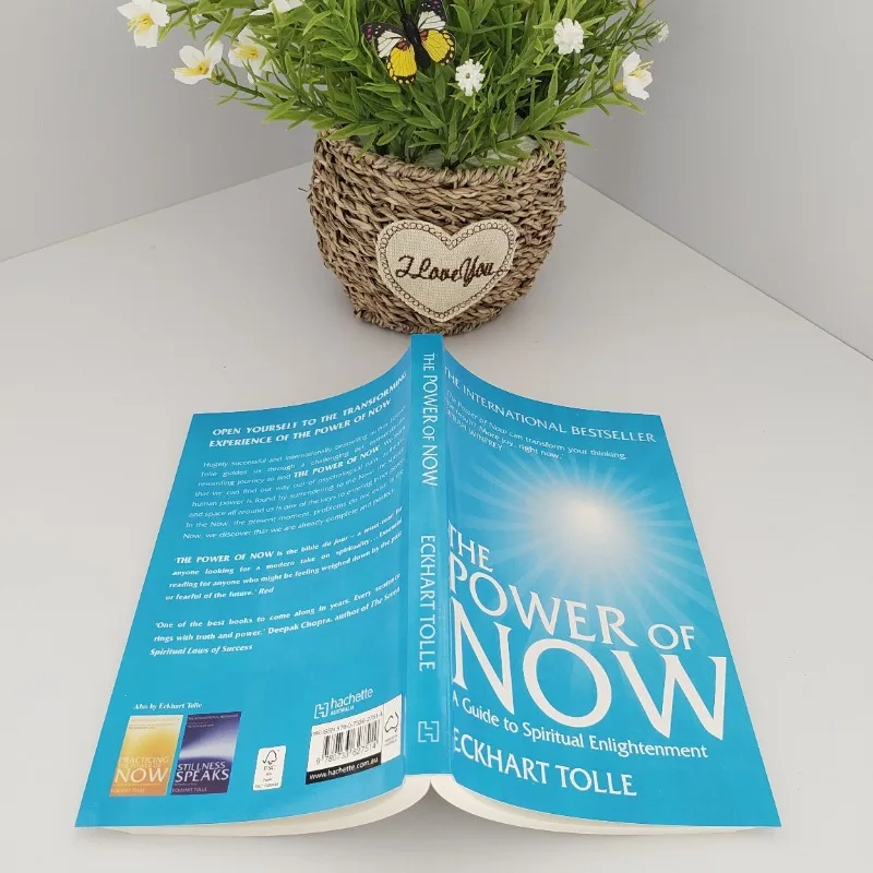 Kekuatan Saat Ini oleh Eckhart Tolle