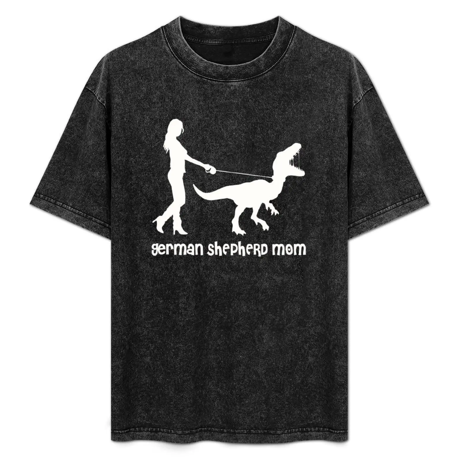 German Shepherd mom - Velociraptor edition T-Shirt Outdoor Working T-Shirt