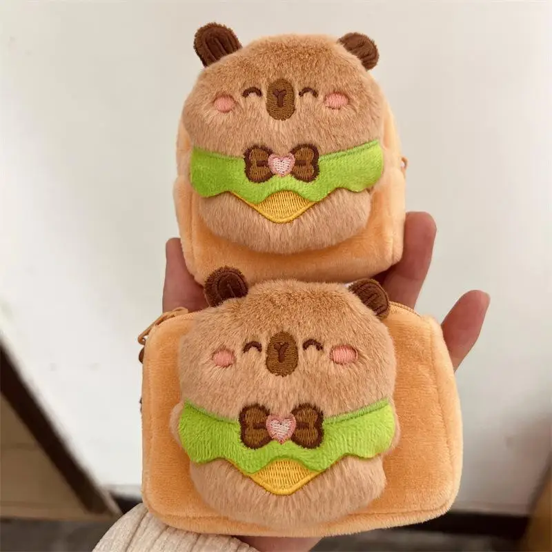 ของขวัญสําหรับเด็ก: กระเป๋าใส่เหรียญการ์ตูน Capybara ผ้าพลัฌและที่เก็บหูฟัง; อุปกรณ์เสริมกระเป๋าพวงกุญแจมีสไตล์