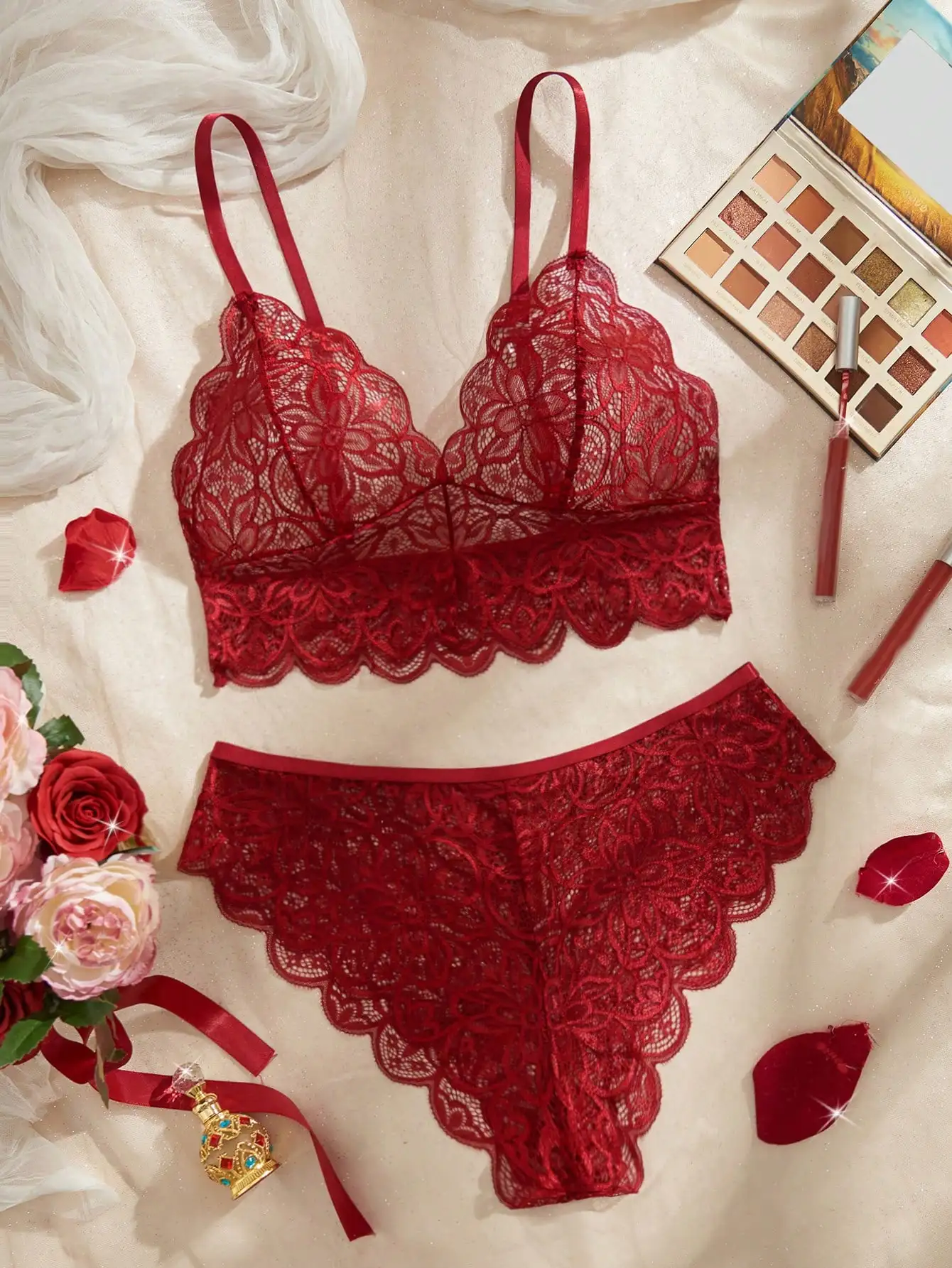 

Комплект кружевного нижнего белья ко Дню святого Валентина с отделкой в виде волнистого края, бюстгальтер и трусики с вырезами для женщин