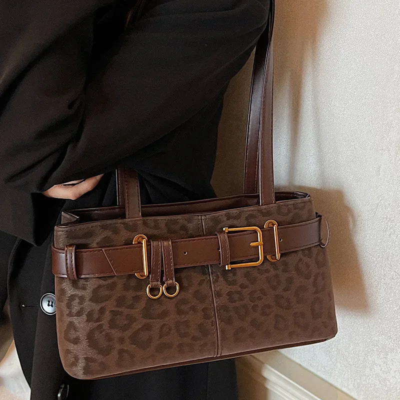 

2025 Trendy Niche Design Women's Bag - Retro Style, Large Capacity, High - Quality Material, Perfect for Commuting