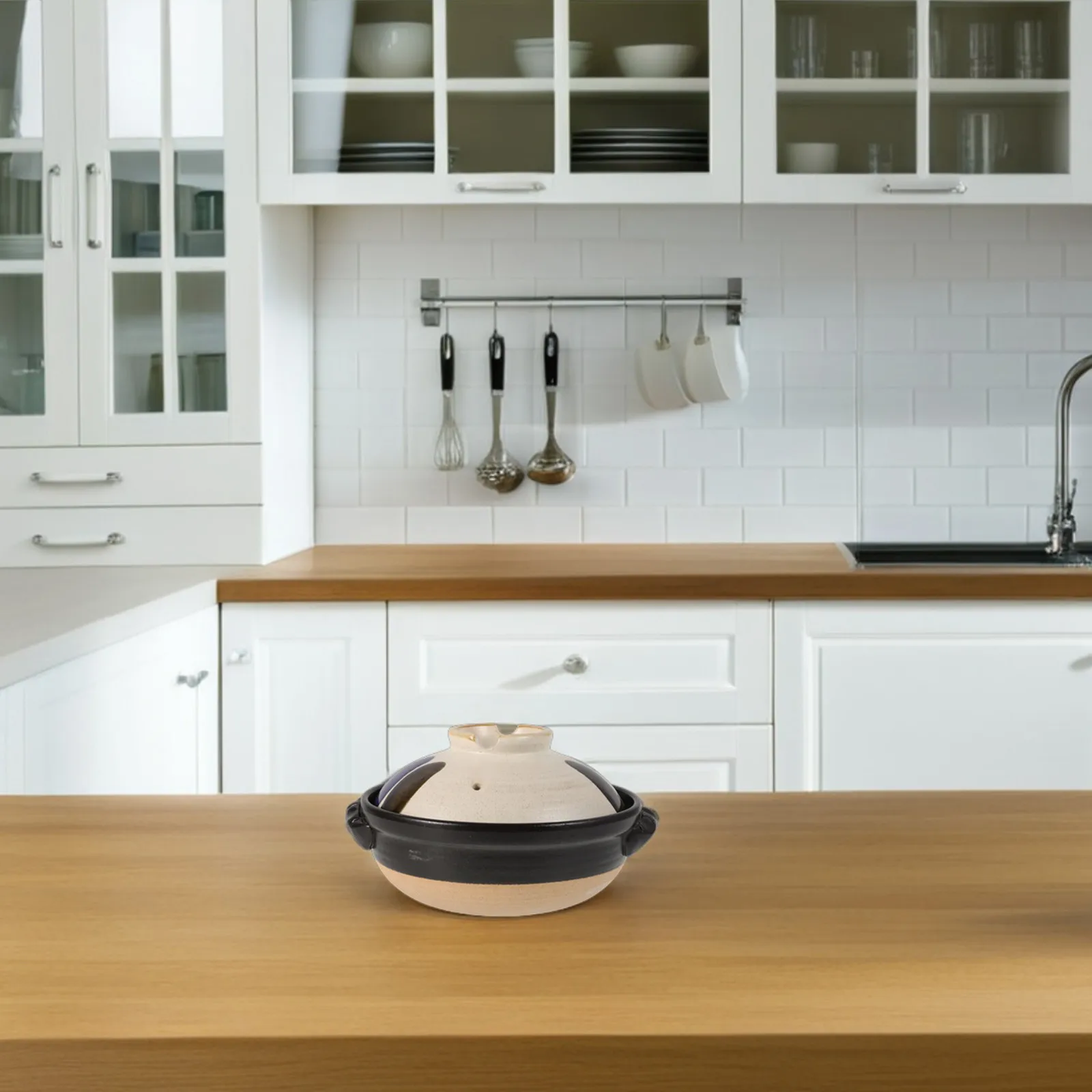 

Винтажная керамическая кастрюля из глины с двумя ручками, с крышкой, для супов, тушеных блюд, риса, каш, жаропрочная, открытая.