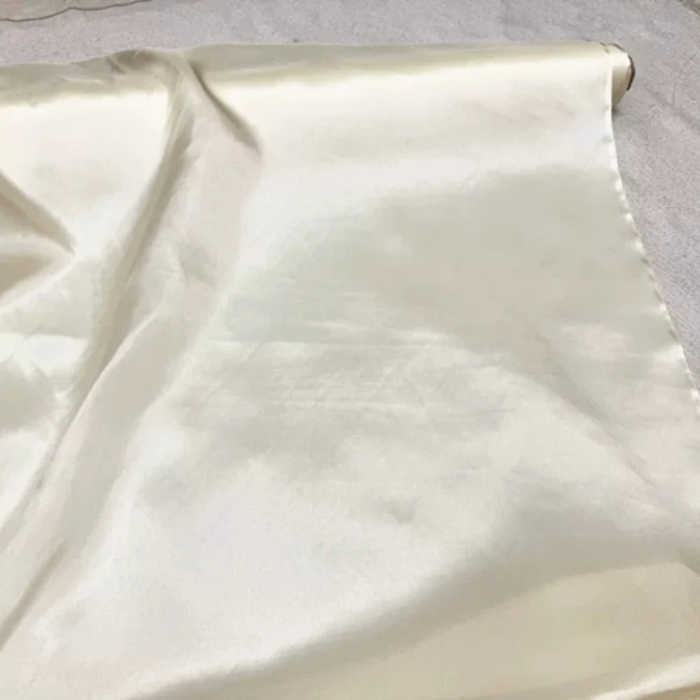 

Newest Top Quality Fashion Design Low Price Elegant Plain Dyed Silk Habutai Fabric for Women Clothing Dress Shirt Smooth Summer