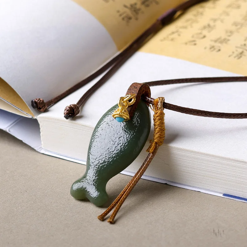 Hand-woven natural Hetian jade with a 