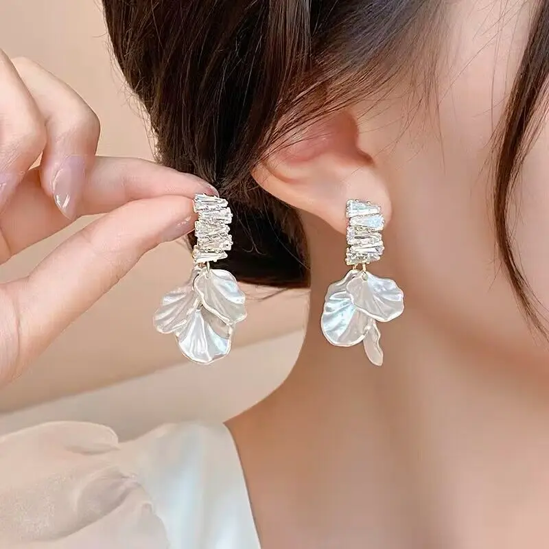 New Trendy Crystal Irregular Drop Earrings For Women Fashion Party Jewelry Korean Flower Dangle Earrings Personality Accessories