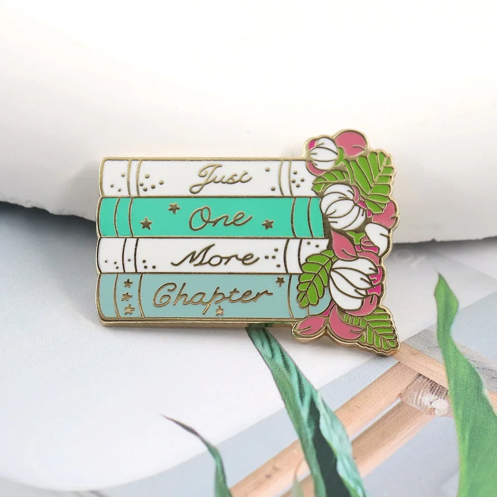 

1PC Just One More Chapter Floral Book Stack Enamel Pin, Book Lover Reading Brooch, Literary Romantic Jewelry Gift