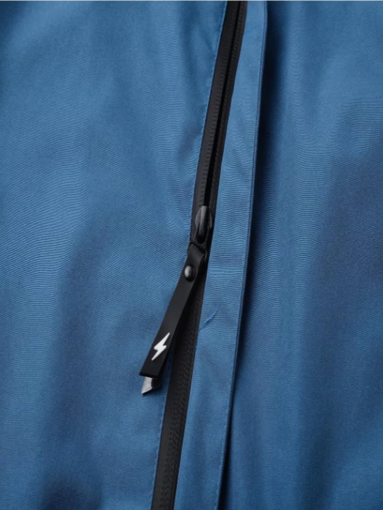 2026 Ganzjahres-Universal-Mode Outdoor-Sport-Abenteuer-Jacke mit Reißverschluss und Kapuze, Taschen, für den täglichen Spaziergang, Herren-Freizeit-Oberteil mit Print – Detail 4