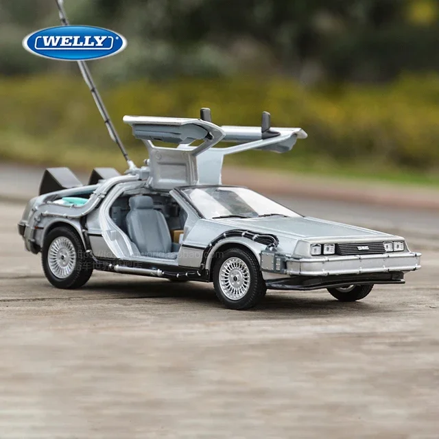 Welly 1:24 DMC-12 Delorean Back To The Future Time Machine Diecast