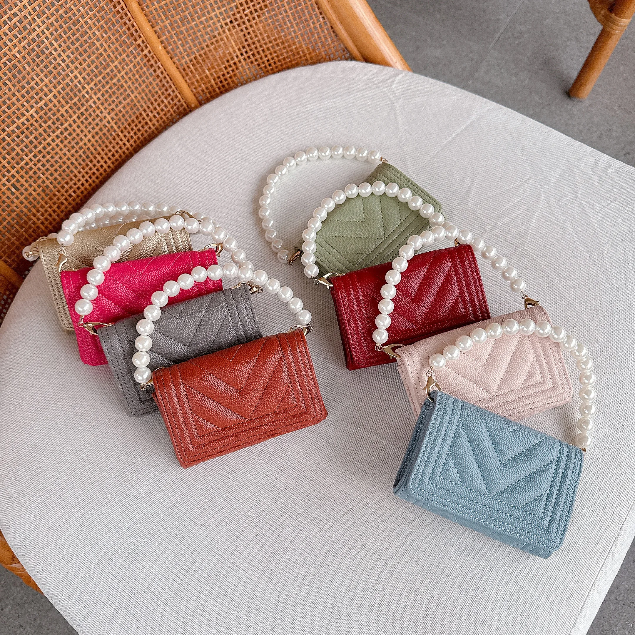 

Pebbled V Quilt Card Case Small Wallet Clip,PU Mini Handbag Small Square Bag Wome,Mini Credit Card Wallet Purse Card Holders