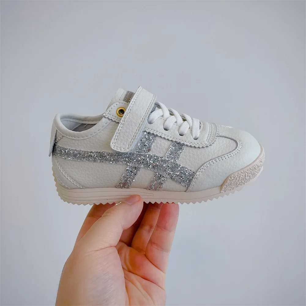 Sepatu sneaker bayi, sepatu kasual putih lembut serat mikro kulit anak laki-laki perempuan 2024 empat musim