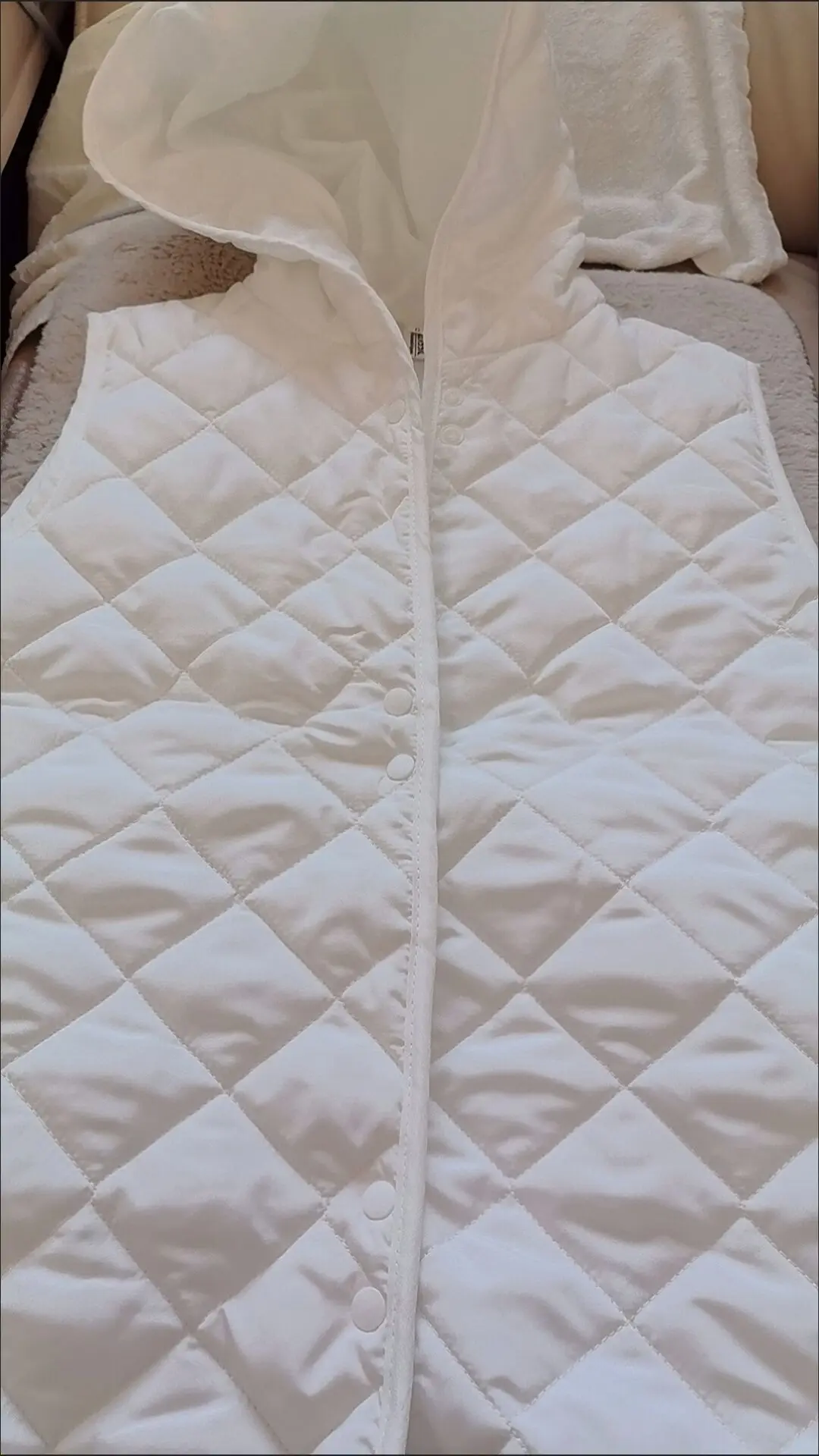 

2025 New White Down Cotton Vest Jacket Women Hooded Sleeveless Padded Vest Outer Wear Autumn Winter Vest Women Waistcoat Coat