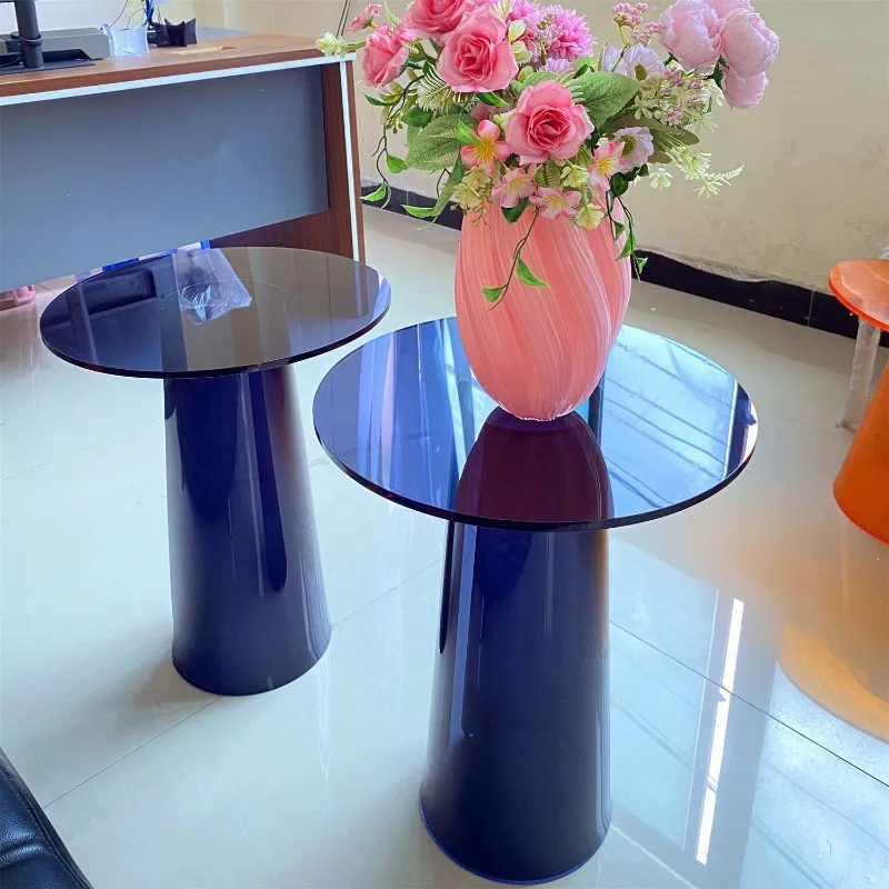 طاولة قهوة مستديرة من الأكريليك للمشاهير، غرفة نموذجية بتصميم رئيسي، طاولة جانبية صغيرة لنادي الفندق، طاولة صغيرة فاخرة خفيفة #3