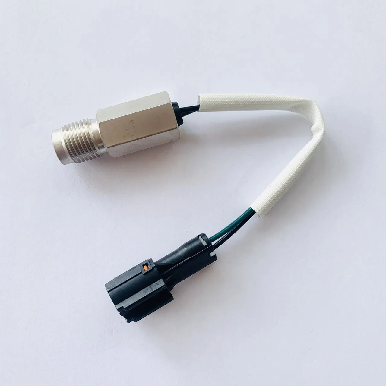 21E3-0042 RPM Speed Revolution Sensor for Hyundai R225-7 R220-5 R220-7 Excavator Construction Machinery Repair Parts