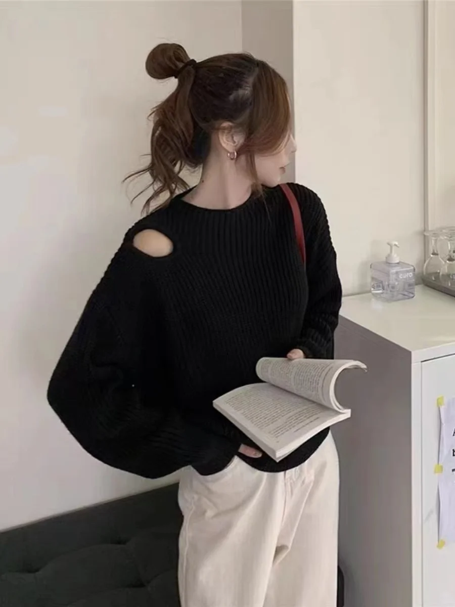 Thiened round Ne Knitted Sweater oulder Exposure Design Sweet Sle Women's Faionable Soft Feel Pullover Autumn Top