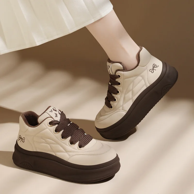 Thick soled board shoes for women 2026 new autumn and winter versatile flat casual sports shoes versatile bread shoes