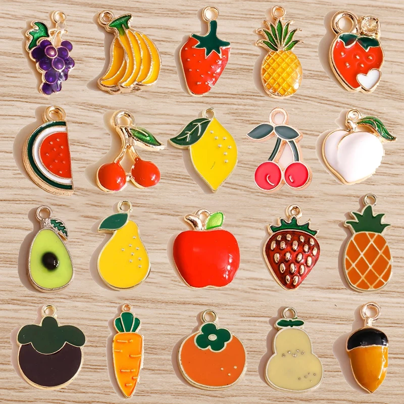 Tusember 10 Stück Niedliche Frucht-Emaille-Anhänger (Banane, Karotte, Apfel, Pfirsich, Kirsche, Erdbeere) für Schmuckherstellung, Ohrringe, Halsketten, DIY – Detail 4