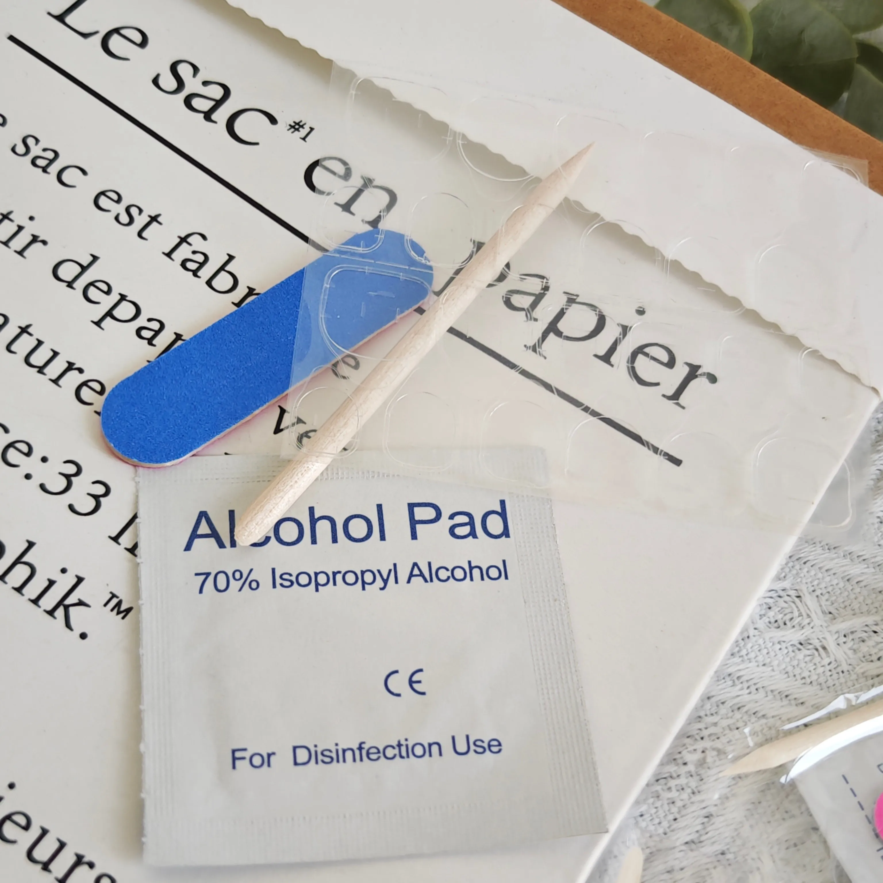 4-in-1 Press-On Nail Tool Kit: Jelly glue +Orange Sticks + Nail File + Cleaning Cards