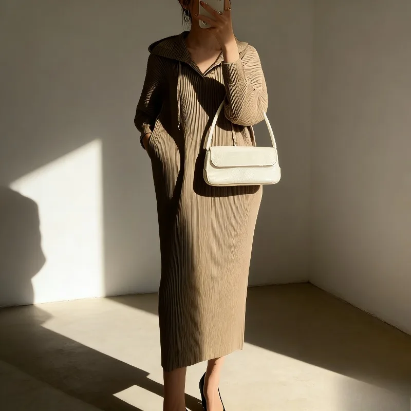 

Плиссированные платья Miyake 2021, осень-зима, со складками, большие размеры, платье из плотного материала для пожилых людей, женское платье с тонким капюшоном и длинной секцией