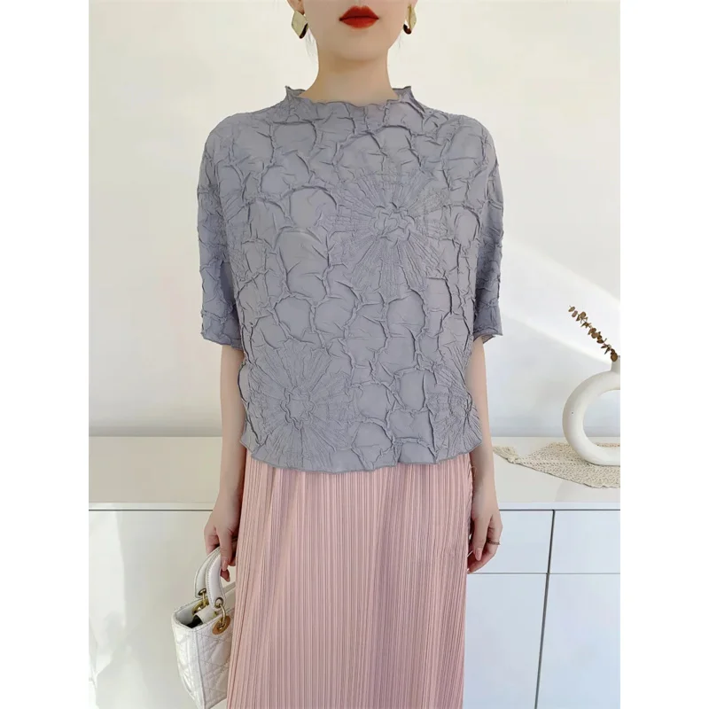 

Miyake Pleated Top Women 2025 New Solid Color Embroidered Round Neck Bat Sleeve Comfortable Casual Versatile T-shirt for Women