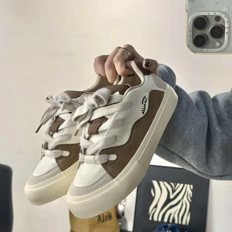 أحذية رجالية جديدة لعام 2025 أحذية تزلج خريفية بنعل سميك أحذية خبز غير رسمية متعددة الاستخدامات النسخة الكورية أحذية رياضية عصرية #2