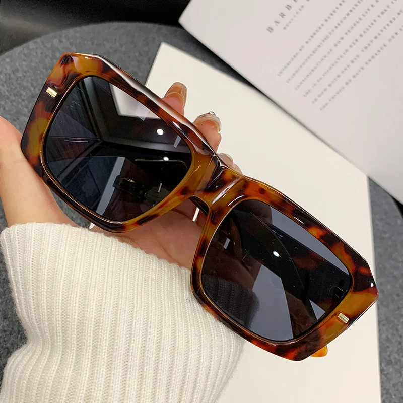 

Square Shape Women's Sun Glasses Fashion Trendy UV400 Protection Sunglasses Women High Quality Sunglasses Men