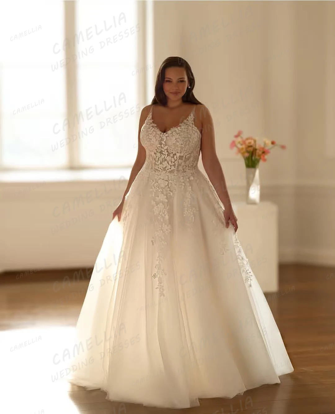 

Elegant Appliques Wedding Dresses Women's Backless A Line Bridal Gowns Sexy Tulle Sweep Train Party Vestidos De Novia Customized