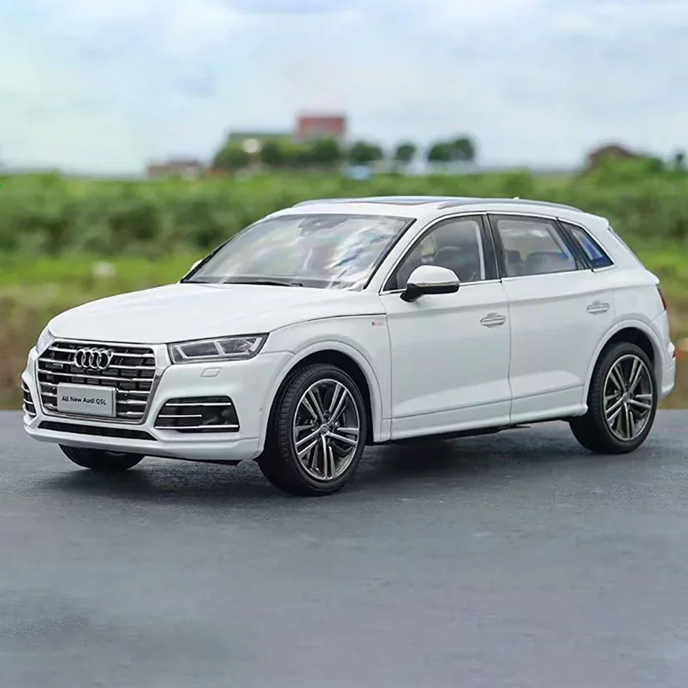 Originale pressofuso in scala 1:18 2018 PER Audi Q5l Nuovo Q5 Suv Simulazione Modello di auto in lega Collezione Decorazione della casa Ornamenti in