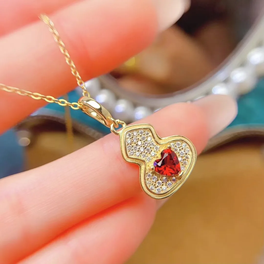 

KJJEAXCMY High End Women's Pendant Natural Garnet S925 Silver with Electroplating Boasting High Clarity Full Brilliance Gift