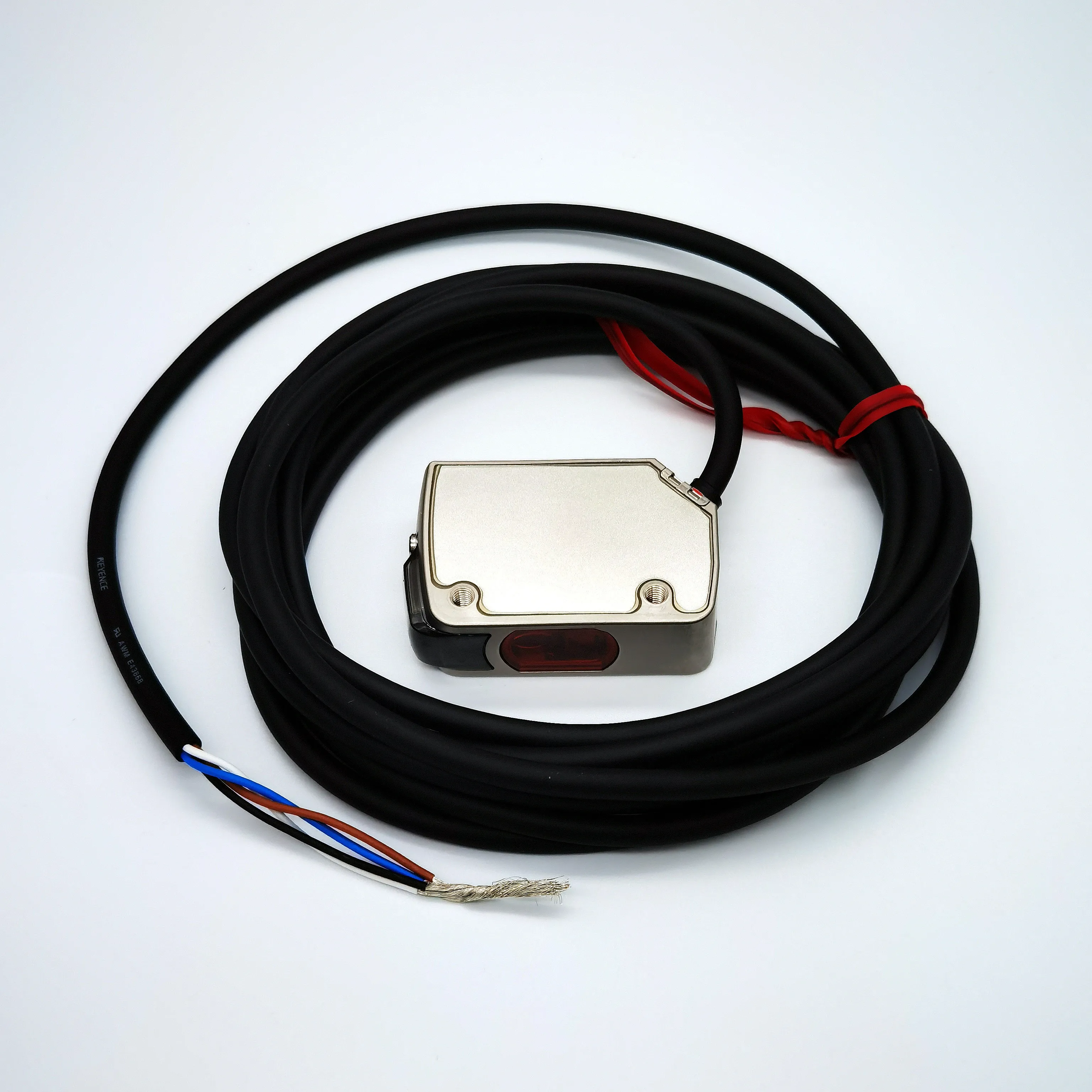 KEYENCE LR-ZB100P مستشعر ليزر CMOS قائم بذاته أصلي جديد