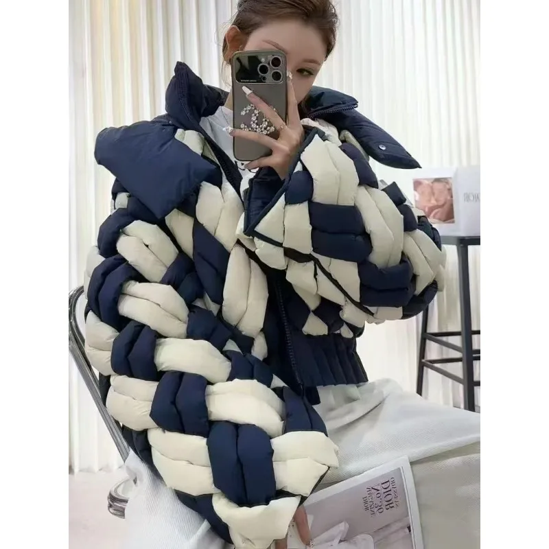 Luxus Winter Neue Daunenjacke für Frauen Europäische Kurze Ente Daunenjacke mit Kapuze Verdicken Wärme Trendy Vielseitige Streetwear