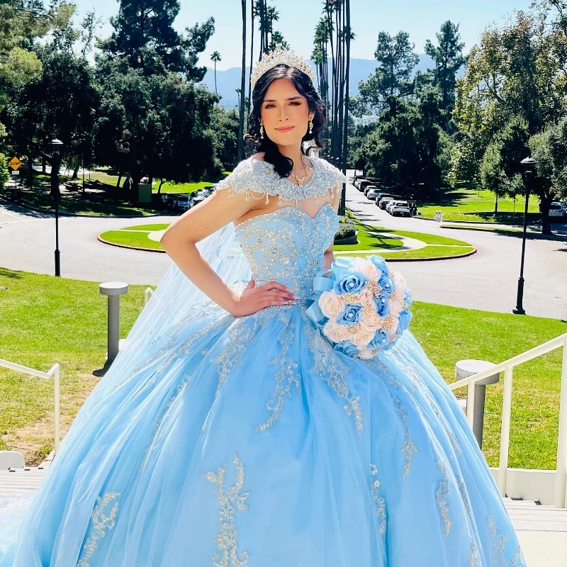 Vestido de Baile Lorencia Azul Céu Quinceanera, Miçangas Ruffle Applique com Capa, Sweet 16 15 Years, 15 Years, YQD273