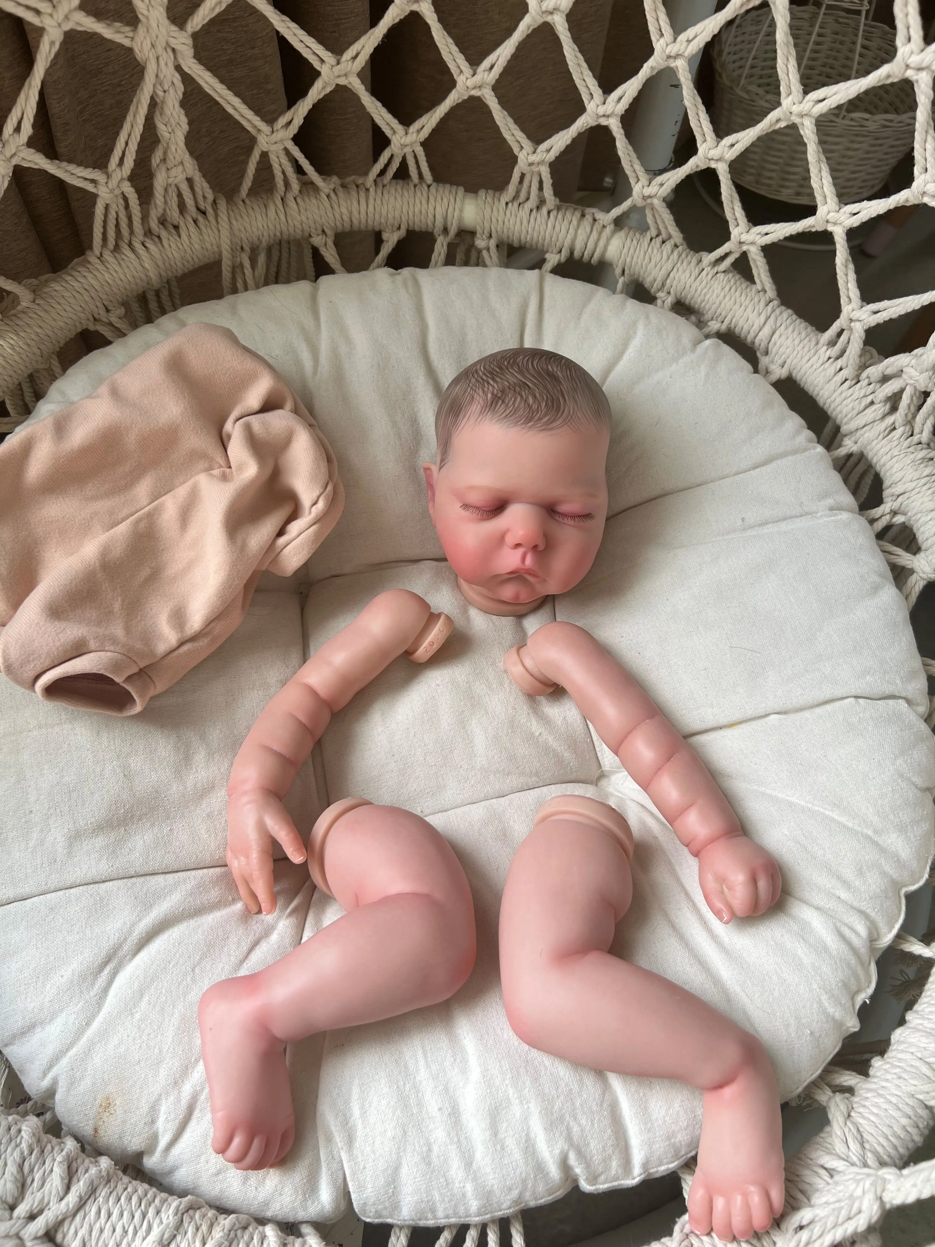 19inch Already Painted Reborn Doll Parts Willa Awake Lifelike Baby 3D Painting with Visible Veins Cloth Body Included