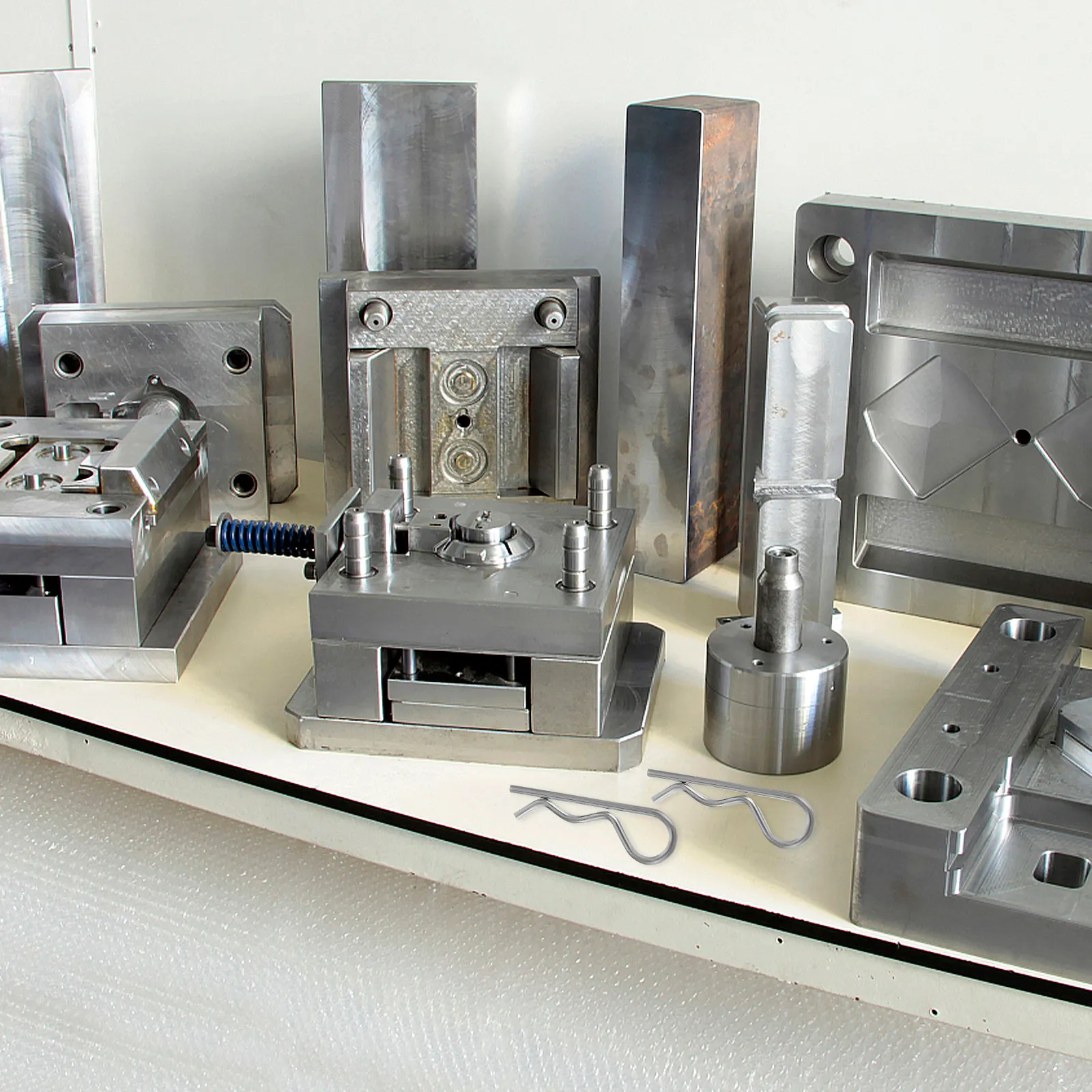 

20Pcs Cotter Pin M1.6x32 Hitch Pin Clip Spring Retaining Wire Hairpin Stainless Steel Double Loop Heavy Duty Pins for Trailer