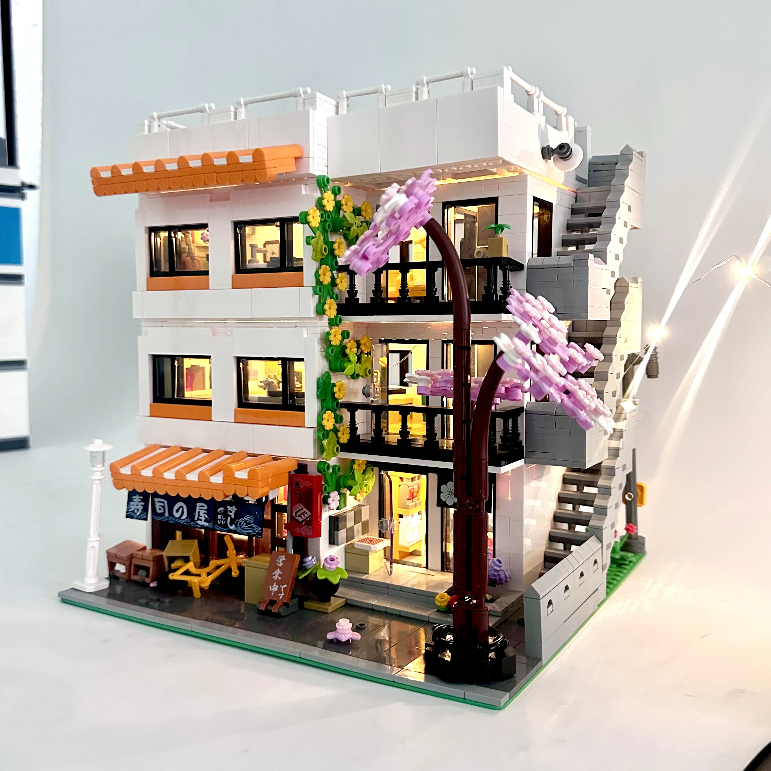 3911PCS Sakura Apartment Modular Building Blocks Street View Sushi Shop Model Bricks  LED Light Toys Idea Gifts Home Decortion
