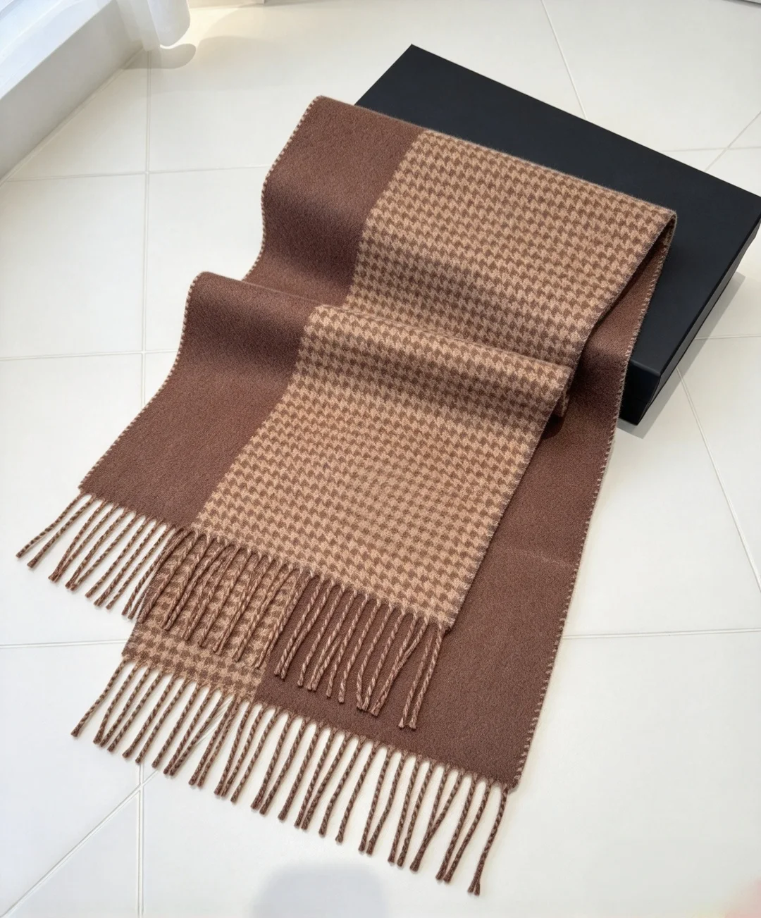 Luxury Brand Shawl Women's Soft Scarf Fashion Scarf Minimalist Versatile Neck Warmer Handmade Premium Ideal for Gifting 35*180cm