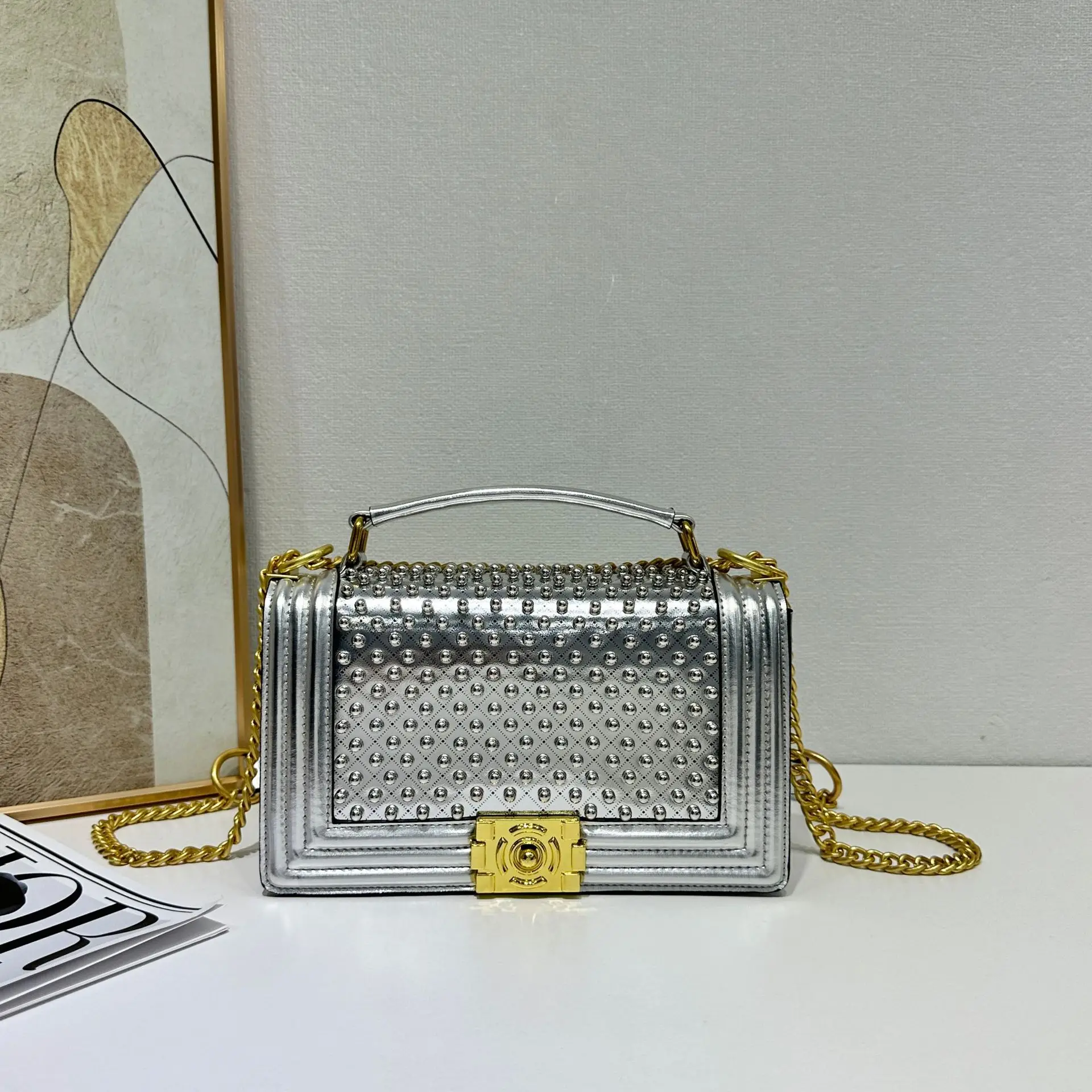 디자이너 영감을 받은 여성용 숄더백 2025 가을 겨울 진주 디테일 크로스바디 백 다용도 패션 에스테틱 데이팩