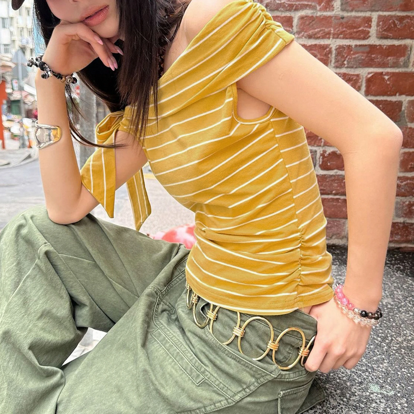 

Лето 2025 г., пикантные женские топы в полоску с открытыми плечами и принтом, женские облегающие укороченные футболки с завязками по бокам и открытой спиной с короткими рукавами